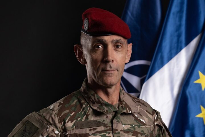 Jacques de Montgros nommé nouveau chef de l'armée de Terre en remplacement de Pierre Schill