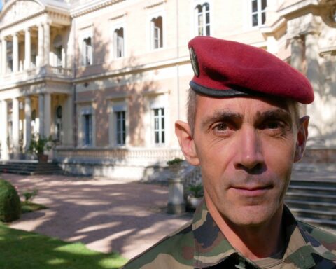 Jacques Langlade de Montgros nommé chef d'état-major de l'armée de Terre en remplacement de Pierre Schill