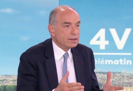 Jean-François Copé dénonce l'imposture de Marine Le Pen après sa candidature à la présidentielle de 2027