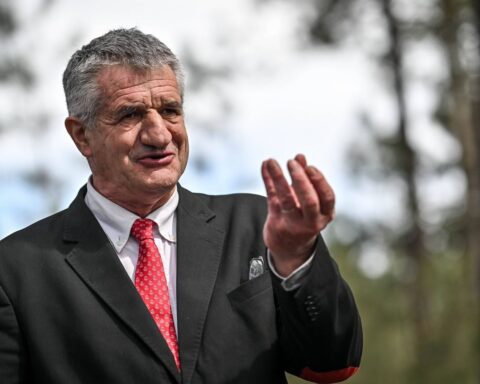 Jean Lassalle sollicite des dons pour sa candidature à la présidentielle de 2027 « contre le système »