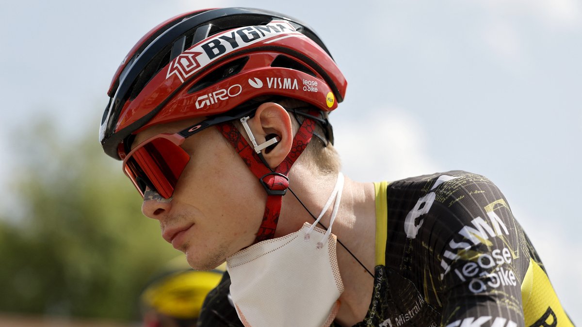 Jonas Vingegaard abandonne le Tour de France après une chute, agité par un contrôle antidopage nocturne