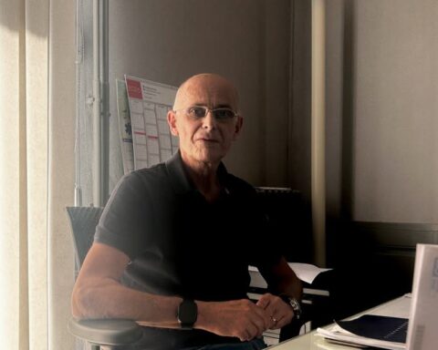 Jura : le Dr Thierry Devred, généraliste de jour et urgentiste de nuit, continue d'exercer à 66 ans