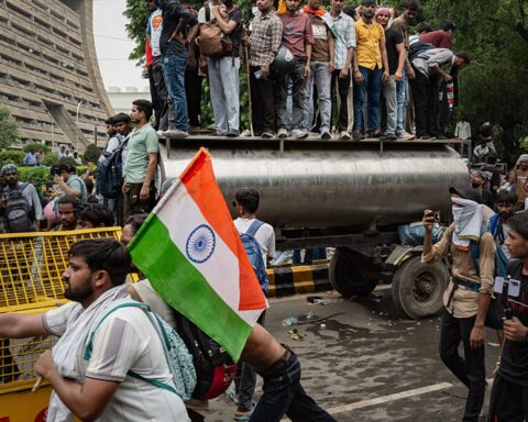 La démission du ministre de l'Éducation indienne suite au mouvement CJP