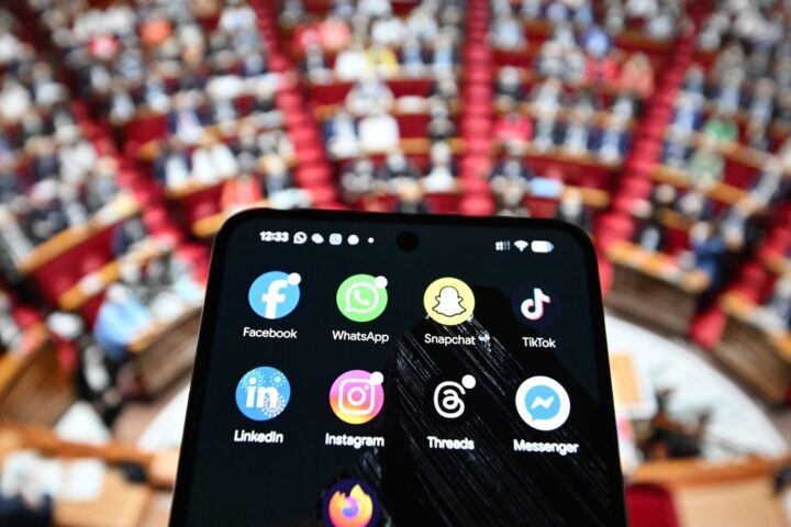 La France adopte une loi interdisant l'accès aux réseaux sociaux pour les moins de 15 ans