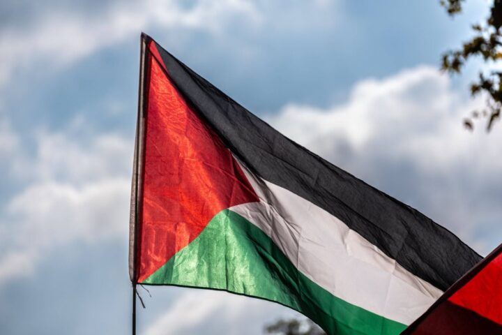 La justice ordonne à la mairie LFI de Vaulx-en-Velin de retirer le drapeau palestinien