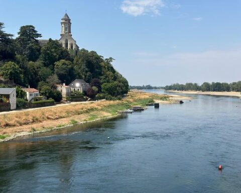 La Loire n'est pas à sec, malgré des images alarmantes d'Ancenis