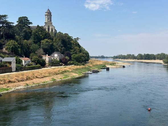 La Loire n'est pas à sec, malgré des images alarmantes d'Ancenis