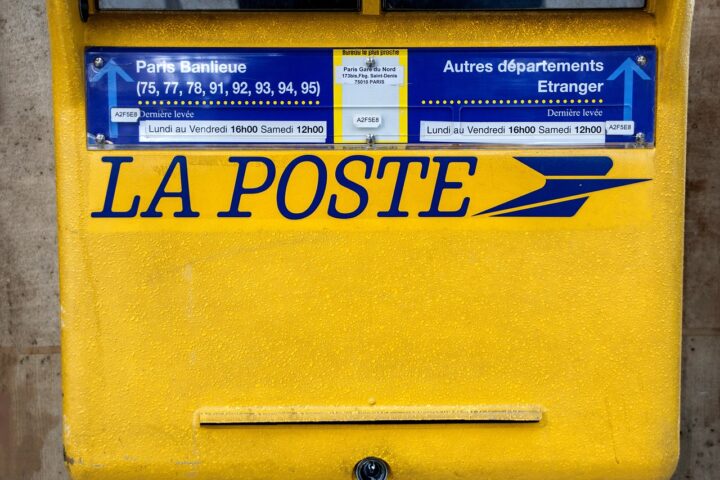 La Poste annonce une augmentation de 10 % des tarifs de la Lettre verte en 2027.
