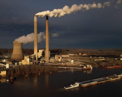 La production mondiale d’électricité à partir du charbon augmente face aux crises énergétiques