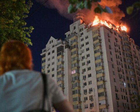 La Russie mène une attaque de drones et de missiles sur Kyiv, Ankara réaffirme son soutien à l'Ukraine