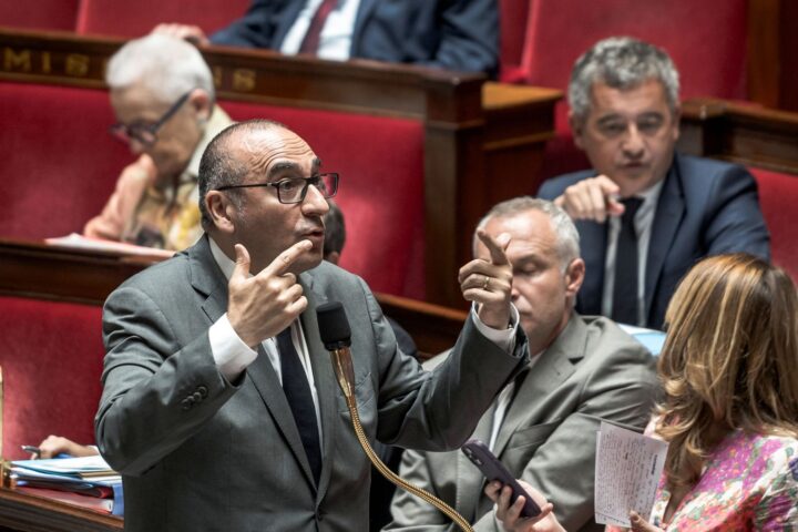 Le gouvernement avance sur la légitime défense pour la police malgré l'opposition à l'Assemblée nationale