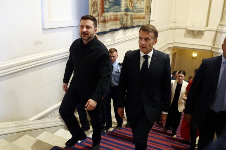 Le Kremlin critique le sommet à Paris pour l'Ukraine, accueilli par Emmanuel Macron et Volodymyr Zelensky