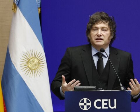 Le président argentin Javier Milei publie un tweet sur une victoire hypothétique après la défaite de l’Argentine en Coupe du monde