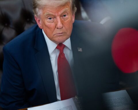 Les États-Unis intensifient les frappes en Iran après une tentative d'attaque sur une base en Jordanie