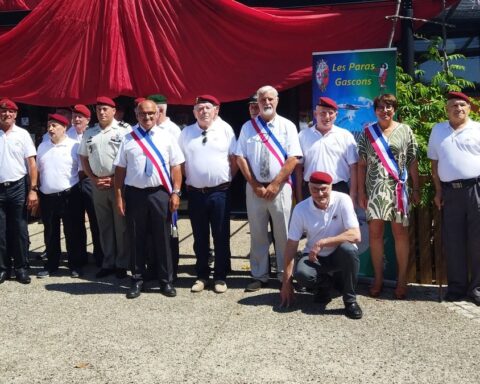 Les parachutistes gersois se réunissent à Castin pour une journée de mémoire et de fraternité