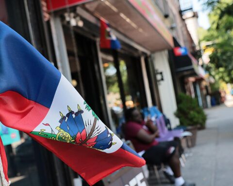 L'ICE prêt à intensifier ses opérations contre les migrants haïtiens après la décision sur le TPS