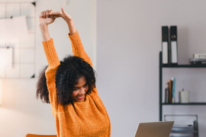 L'importance des étirements dans une routine quotidienne pour le bien-être physique