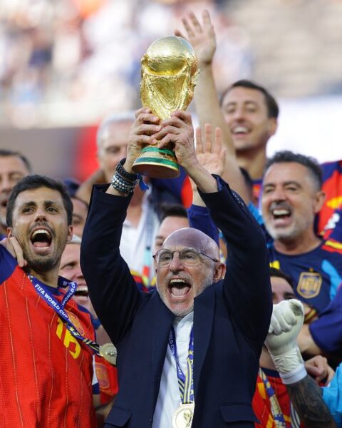Luis de la Fuente : parcours d'un entraîneur licencié à champion du monde avec l'Espagne