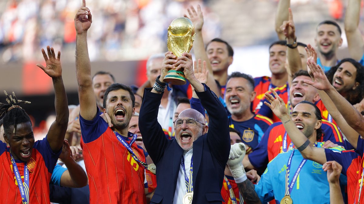 Luis de la Fuente : parcours d'un entraîneur licencié à champion du monde avec l'Espagne