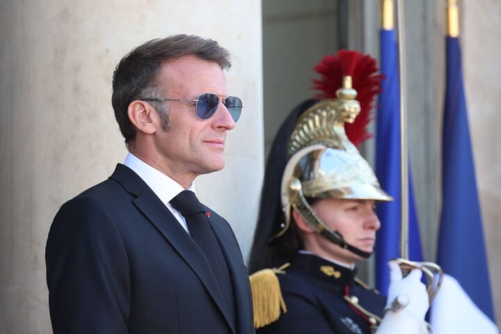 Macron met en garde contre l'optimisme des sondages sur Marine Le Pen pour 2027