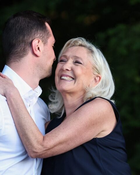 Marine Le Pen et Jordan Bardella montrent leur unité avant la décision judiciaire sur la candidature de Le Pen