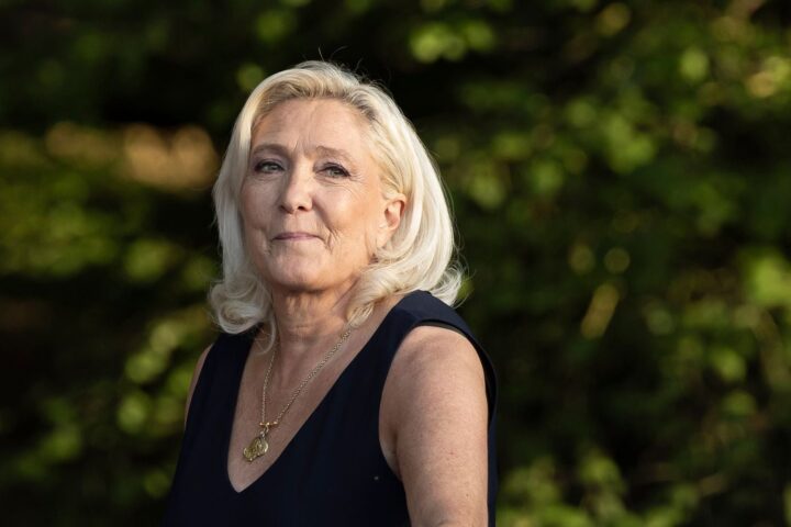 Marine Le Pen évoque le « Chant des partisans » lors d'un banquet à Liévin