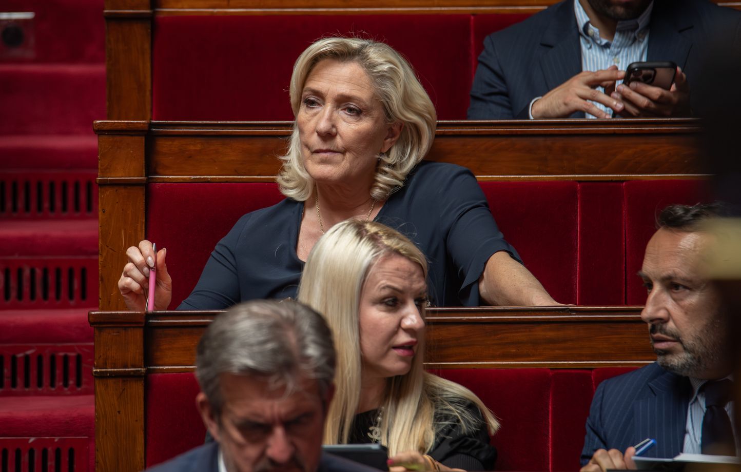 Marine Le Pen juge impossible de mener sa campagne présidentielle avec un bracelet électronique