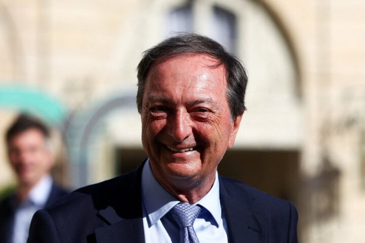 Michel-Édouard Leclerc perçu comme le candidat alternatif le plus convaincant pour 2027 selon un sondage