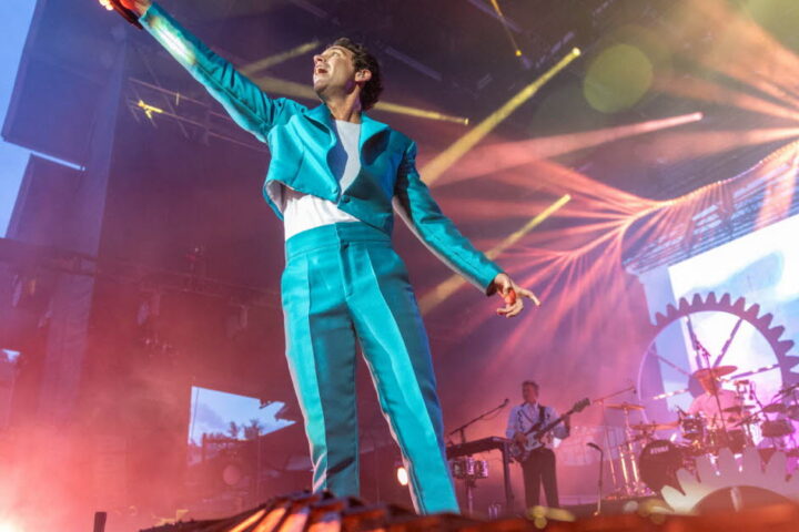 Mika illumine le Théâtre antique de Vienne avec des couleurs vibrantes