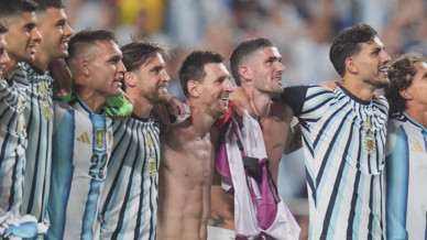 Mondial 2026 : L'Argentine affrontera sans surprise l'Angleterre en demi-finale, une stabilité des performances des équipes observée.