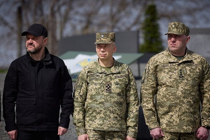 Oleksandr Syrsky défend son rôle de commandant en chef des forces armées ukrainiennes après le limogeage de Mykhaïlo Fedorov