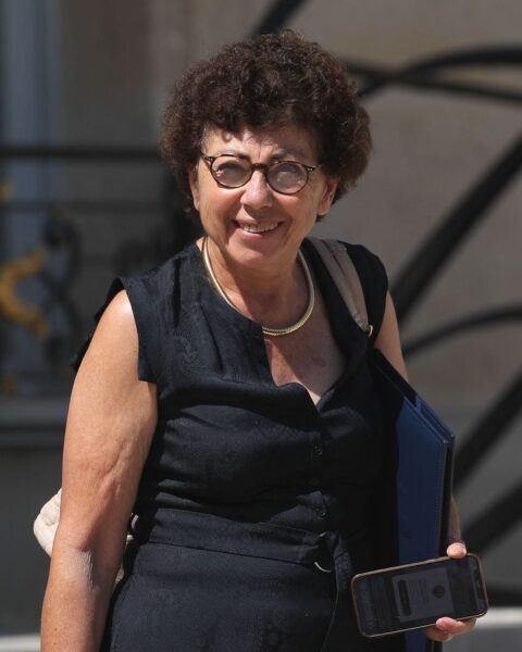 Pesticides : Monique Barbut reste ministre après avoir proposé sa démission