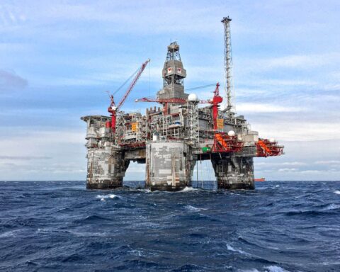 Pétrole : chute spectaculaire de 14 dollars en 48 heures en raison d'une trêve diplomatique