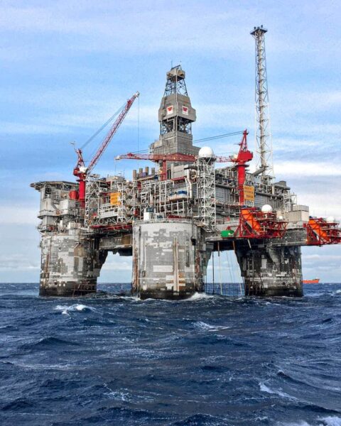 Pétrole : le Brent dépasse à nouveau les 90 dollars, explications à l'appui