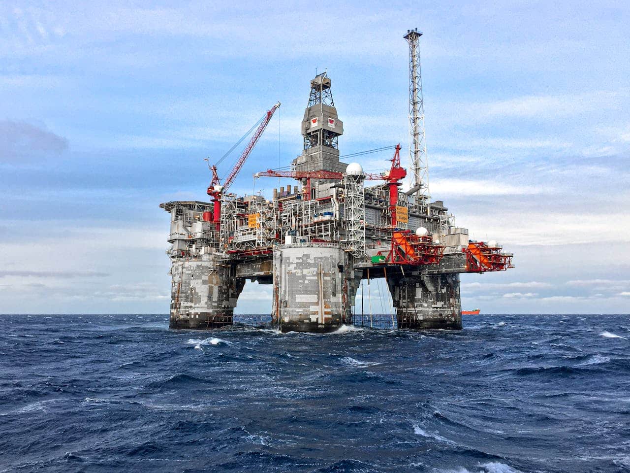 Pétrole : le Brent dépasse à nouveau les 90 dollars, explications à l'appui