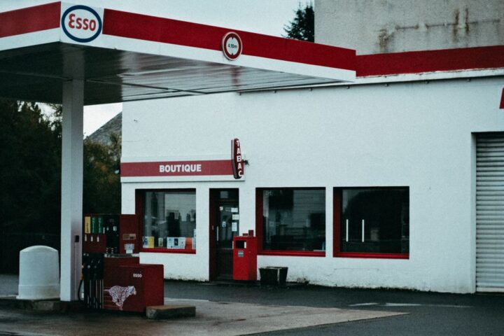 Plafonnement à 1,99 € : les 200 millions d'euros qui mettent en difficulté les petites stations.
