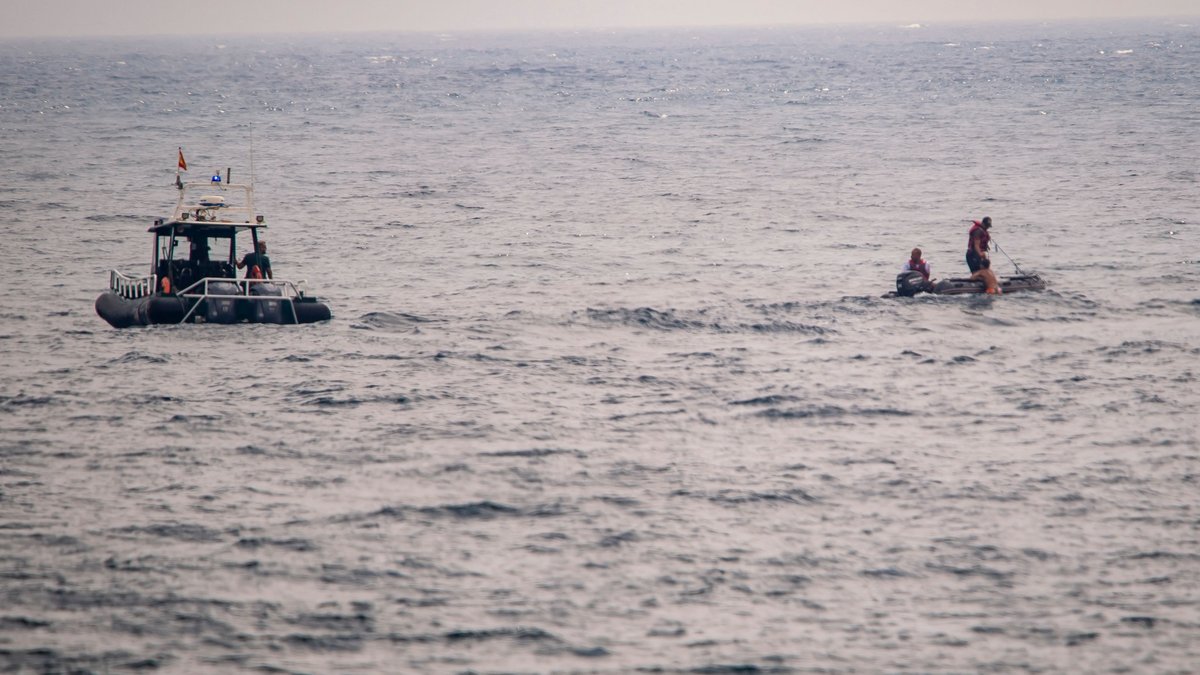 Plus de 1 500 migrants arrivent à la nage à Ceuta depuis le Maroc, une situation d'urgence humanitaire