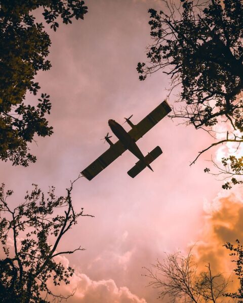Polémique sur les Canadair : le gouvernement défend la flotte face aux critiques d’opposition