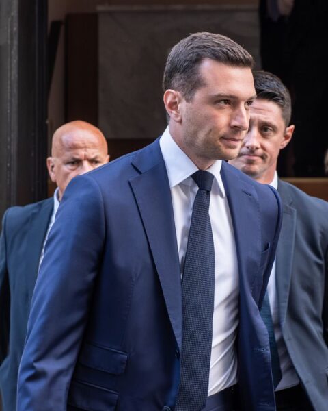 Présidentielle 2027 : Jordan Bardella évite un destin compromis en restant aux côtés de Marine Le Pen