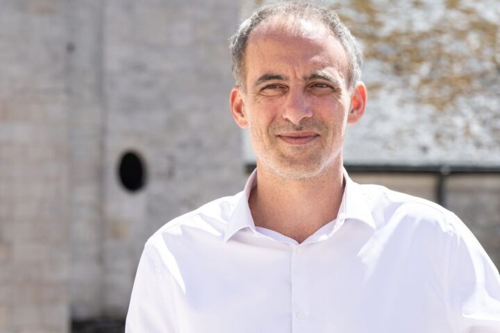 Présidentielles 2027 : les socialistes choisissent une primaire fermée, Glucksmann en position favorable