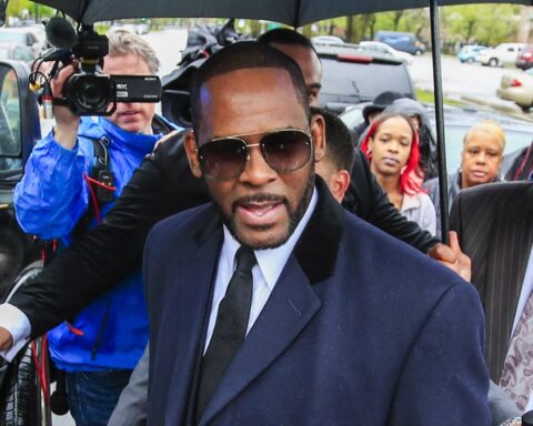 R. Kelly, condamné pour trafic sexuel, demande à Donald Trump de réduire sa peine de 30 ans