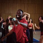 Ralph Beaubrun fait vibrer Montréal avec ses cours de danse inclusifs