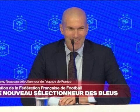 REPLAY - Zinédine Zidane devient le nouvel entraîneur de l'équipe de France de football