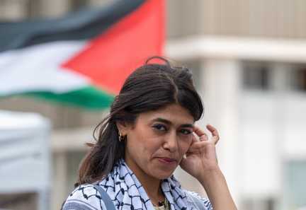 Rima Hassan dépose plainte pour cyberharcèlement contre le journaliste Jean Quatremer à Paris