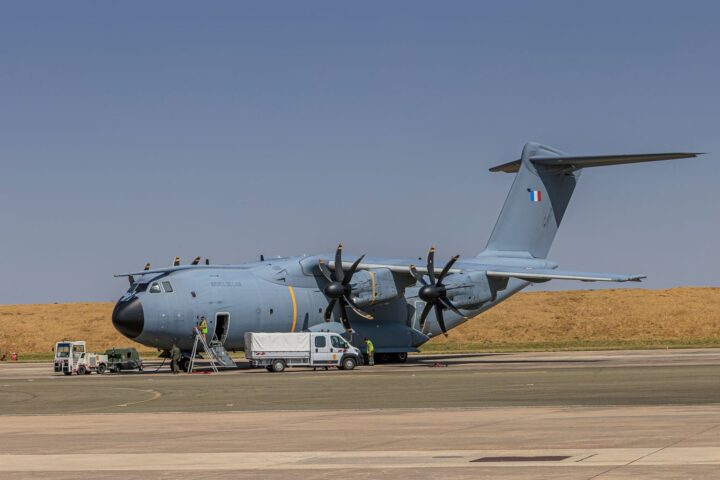 Sébastien Lecornu demande le déploiement d’un A400M pour lutter contre les incendies en Gironde