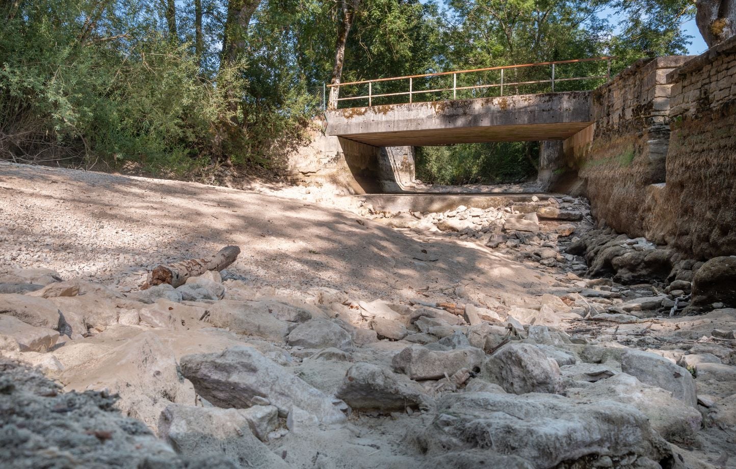 Sécheresse en France : les niveaux des nappes phréatiques continuent de diminuer dans 97 départements