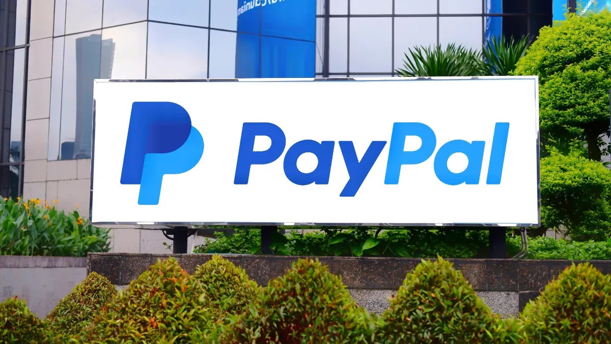 Stripe et Advent offrent plus de 53 milliards de dollars pour acquérir PayPal : le secteur fintech en attente d'une décision majeure.