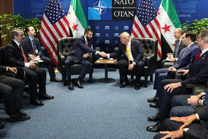 Trump envisage de révoquer la désignation de la Syrie comme État sponsor du terrorisme