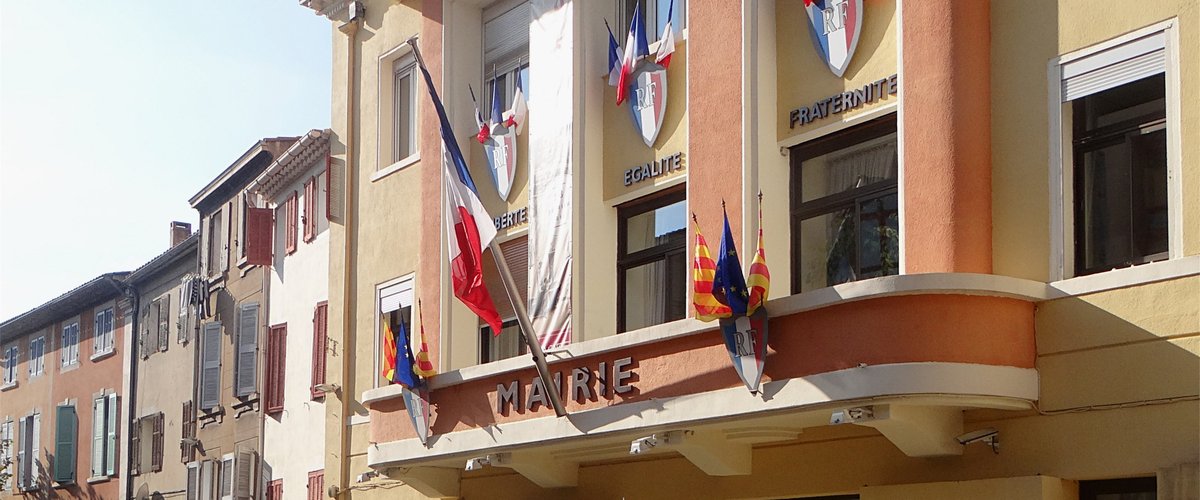Un agent municipal d'Aubagne suspendu pour avoir exhibé un tatouage SS lors d'une cérémonie anti-antisémitisme