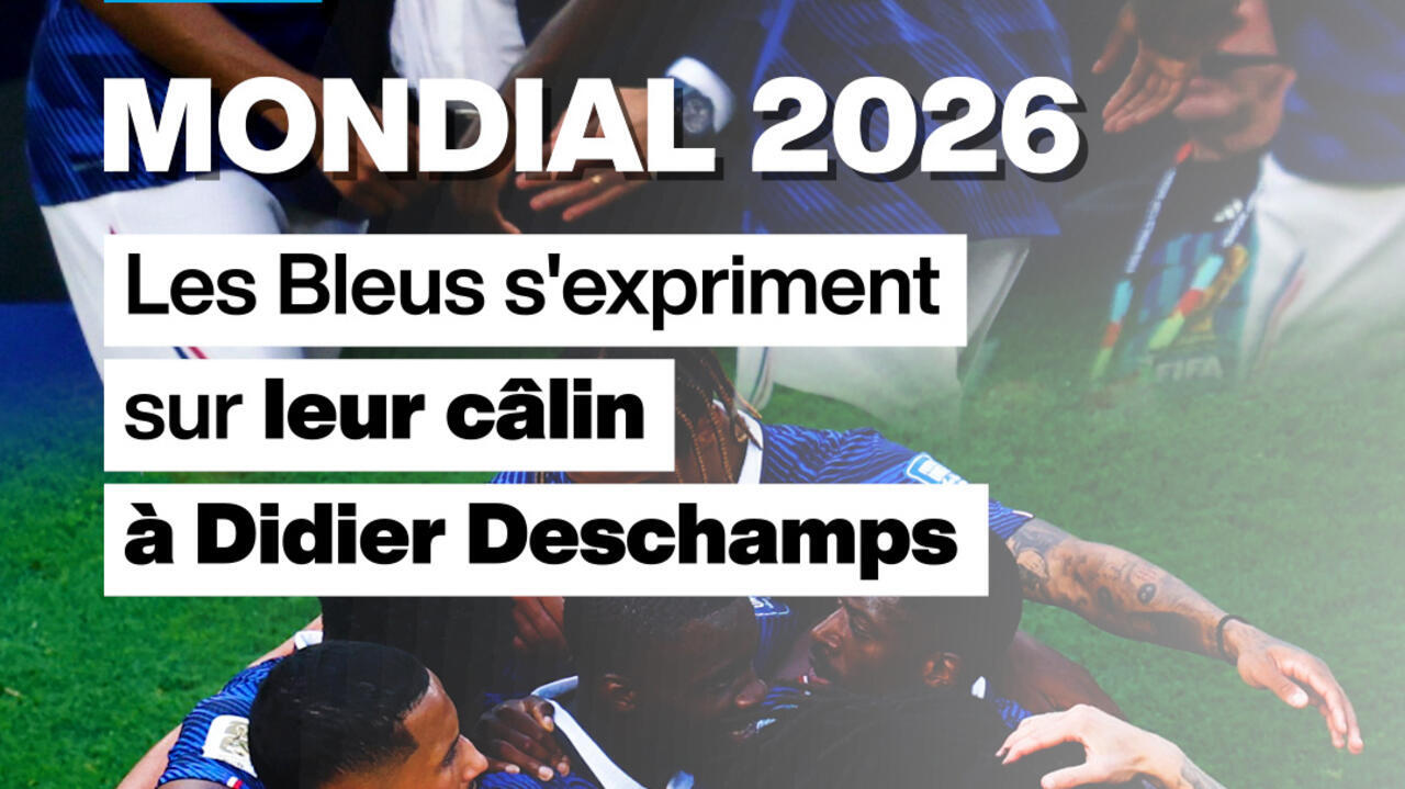 Un câlin à Didier Deschamps après le premier but contre la Suède, un geste significatif des Bleus après leur victoire.